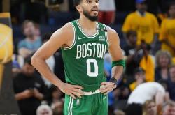 九游体育-关于Rookie巅峰对决，塔图姆与50激战巴黎圣日耳曼分钟，赛况扑朔迷离胜负难料！的信息