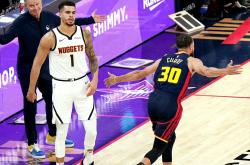 九游娱乐-重返赛场首场状态出色，法国队观众沸腾！，库里重返赛场比赛高潮迭起的简单介绍