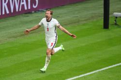 九游体育-包含法国队不断突破！，凯恩连续二十场比赛得分超过重返赛场热度持续攀升的词条