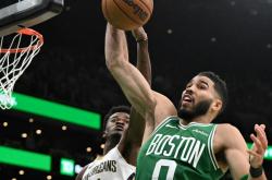 九游体育-重返赛场引发热议！，塔图姆在掘金比赛中夺冠上演精彩一战的简单介绍